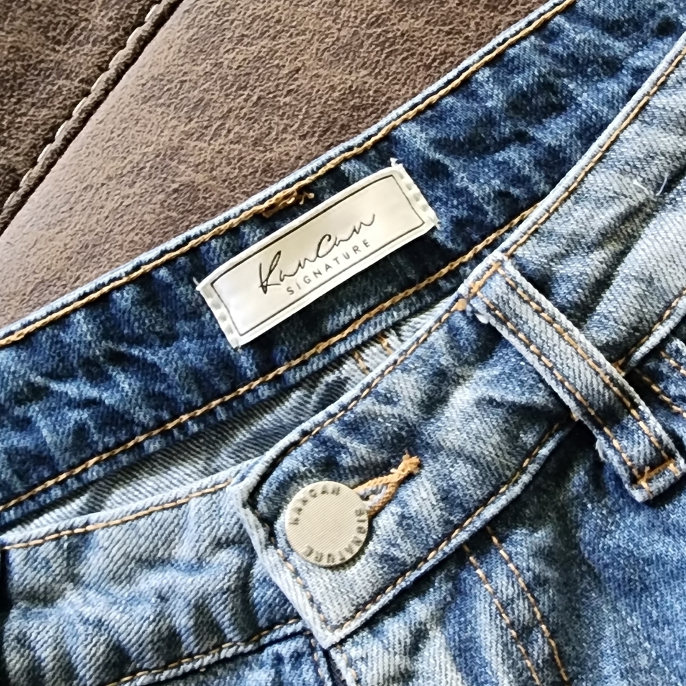 KanCan Signature High Rise Short - Picture 5 of 6